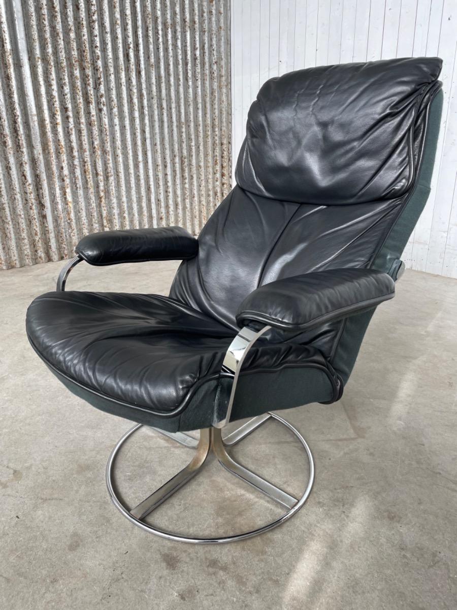 Vintage swivel armchair black leather, 1980s