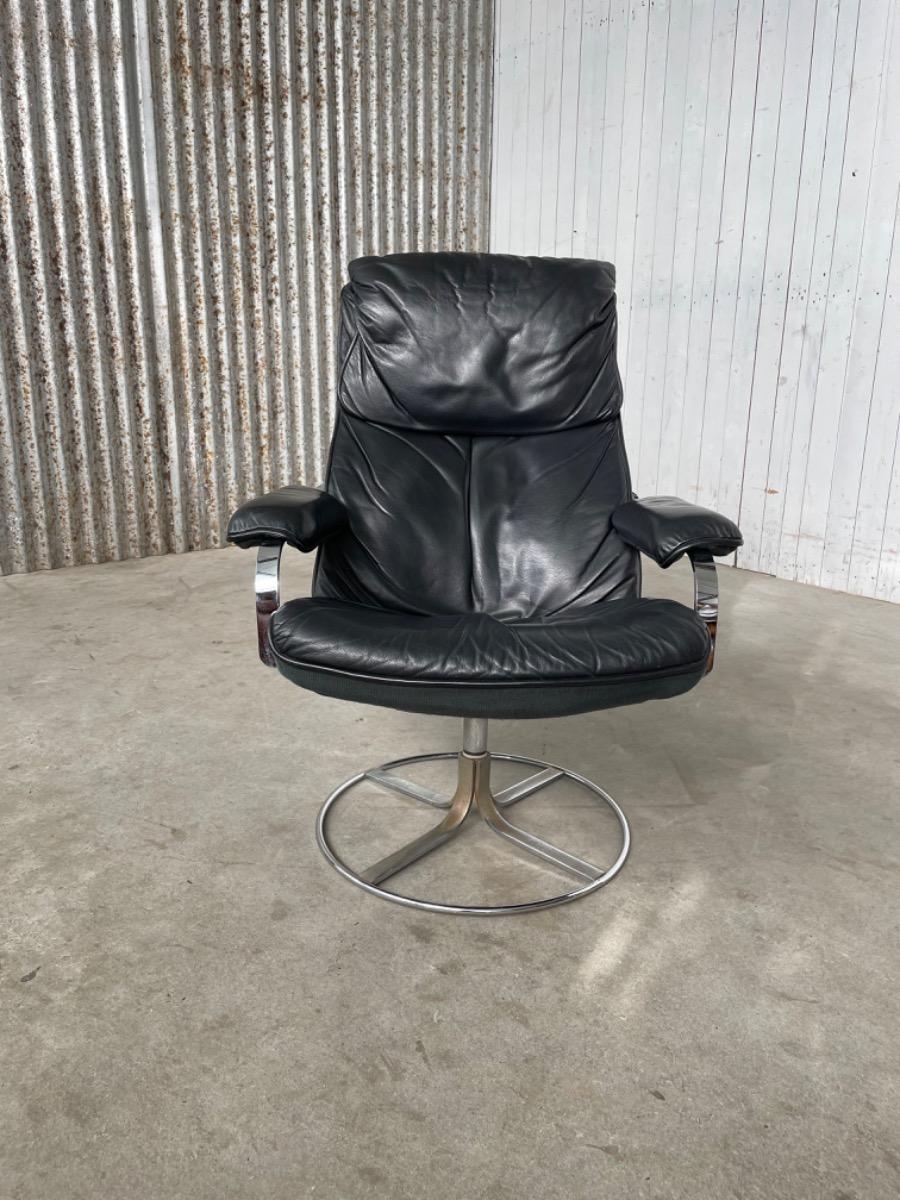 Vintage swivel armchair black leather, 1980s