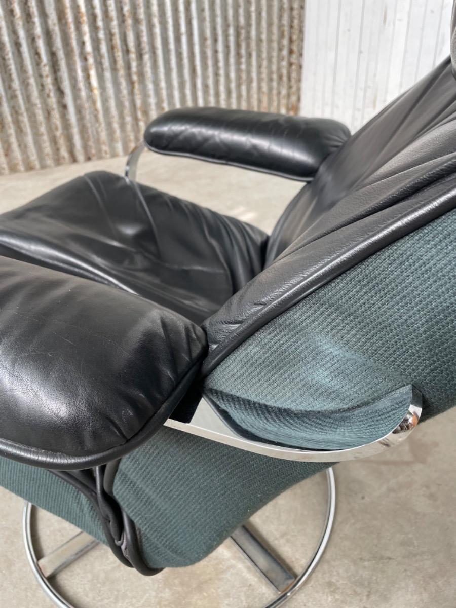 Vintage swivel armchair black leather, 1980s